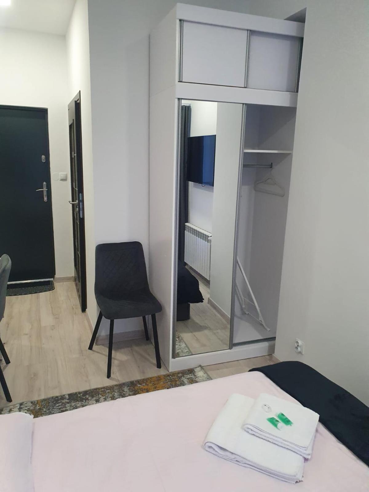 Comfort Stay, Ev, Parking 볼레스와비에츠 외부 사진