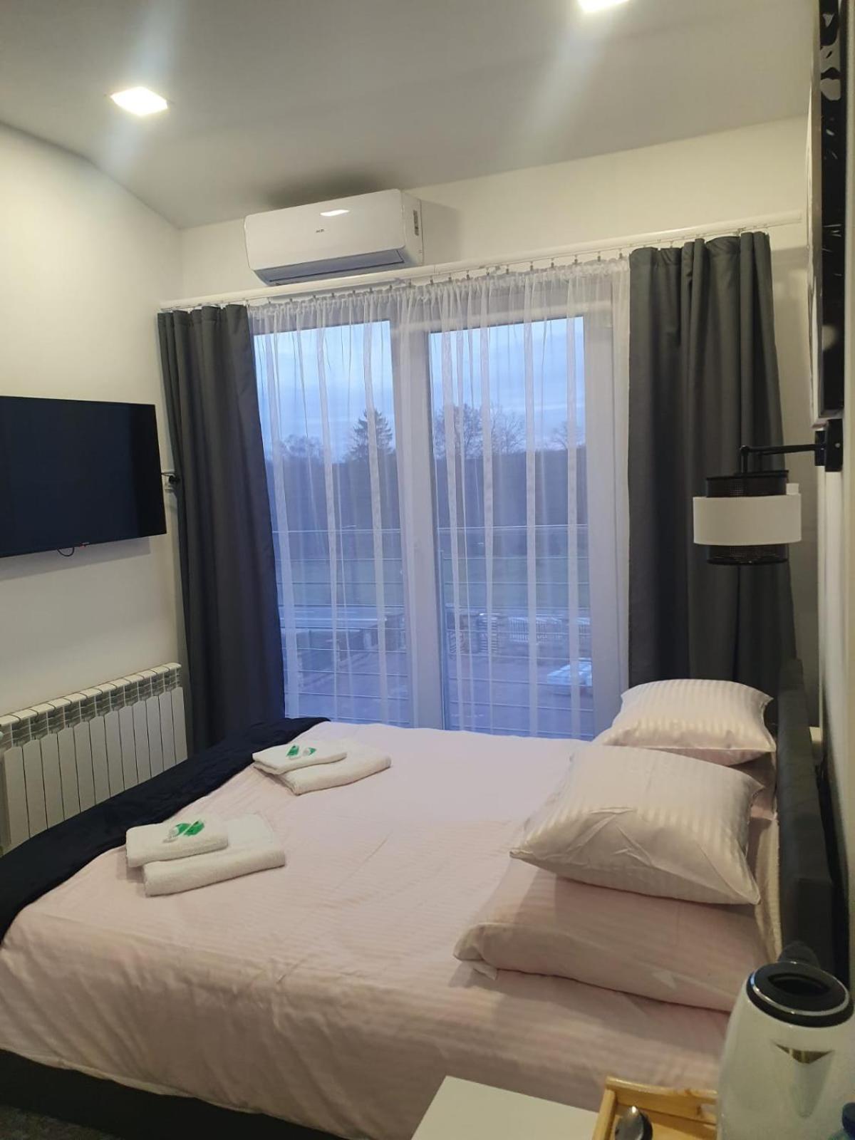 Comfort Stay, Ev, Parking 볼레스와비에츠 외부 사진